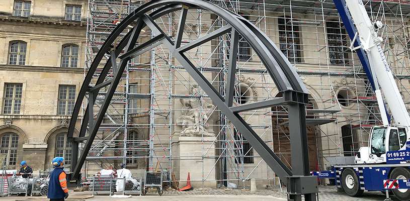 Étaiement : rénovation de la façade nord des Invalides par Paris Charpente